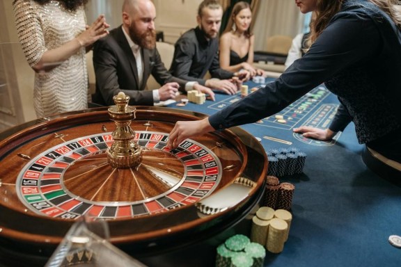 Live Dealer Games: Real Casino Feel from Home - A Comprehensive Guide