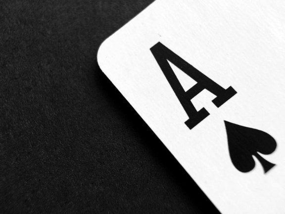 poker for beginners basic hands bets bluffing